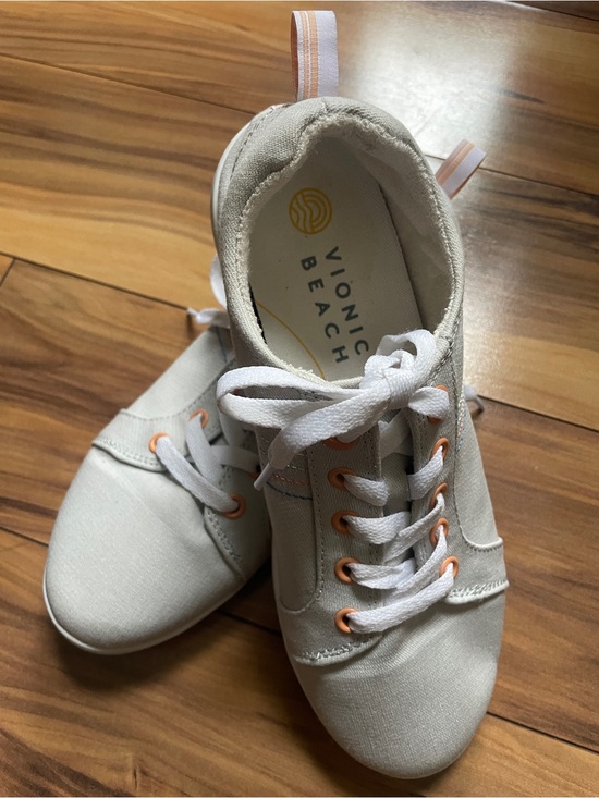 Vionic Shoes - Vionic Beach Canvas Sneakers in Cream with Peach Eyelets women’s size 7.5